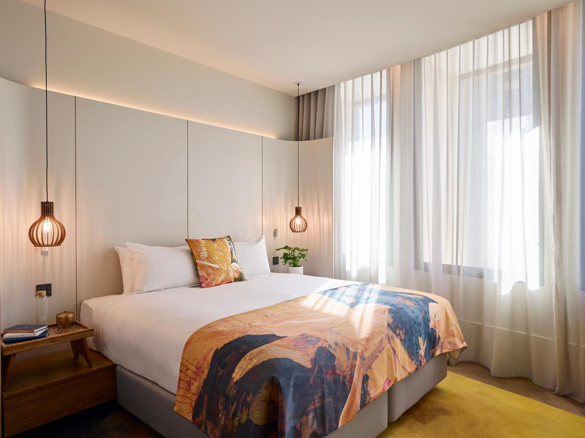 Crystalbrook Kingsley Hotel Newcastle Ngoại thất bức ảnh A bedroom at the hotel